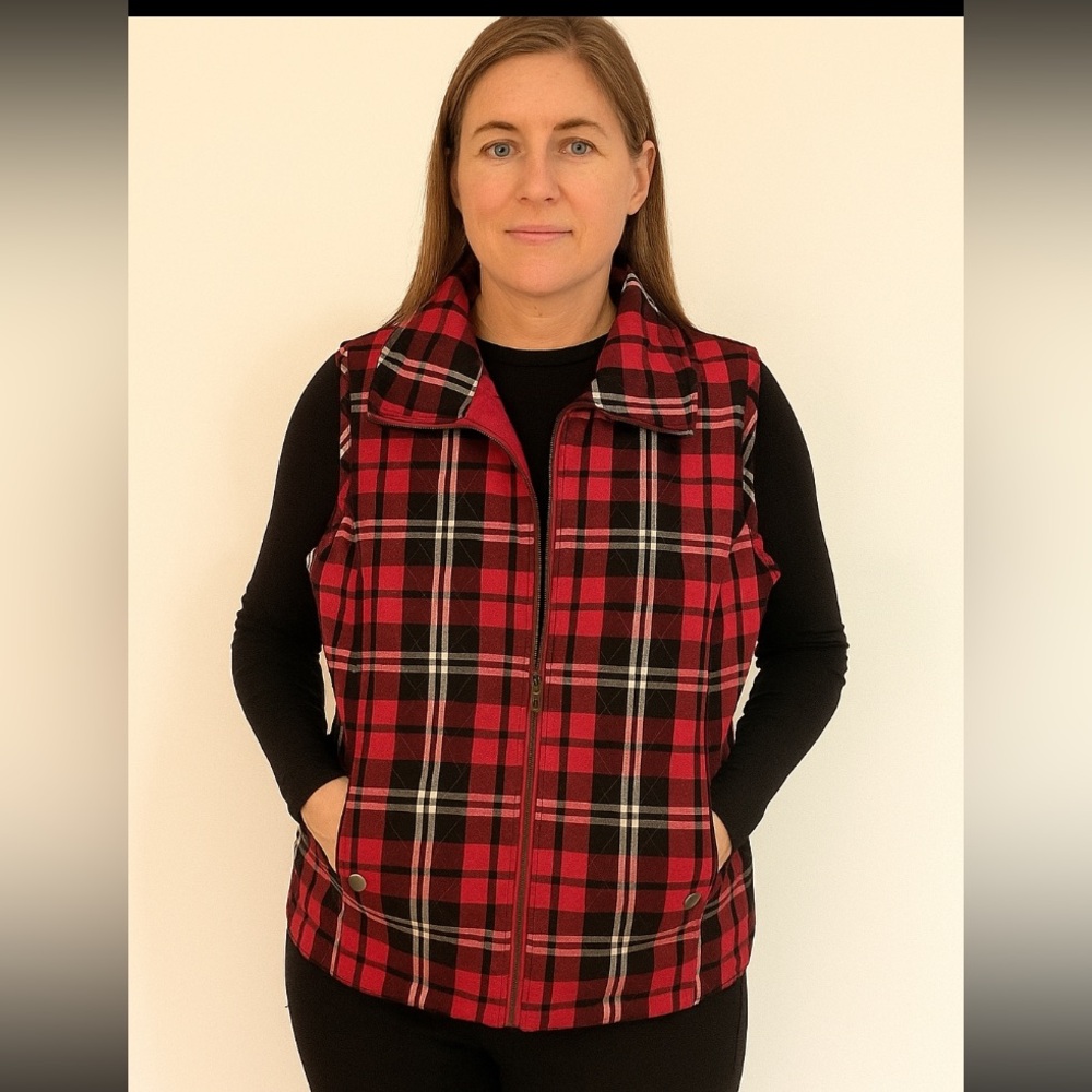 Southern Lady Vest Women’s Size Small Plaid Vest Quilted Outerwear Pockets